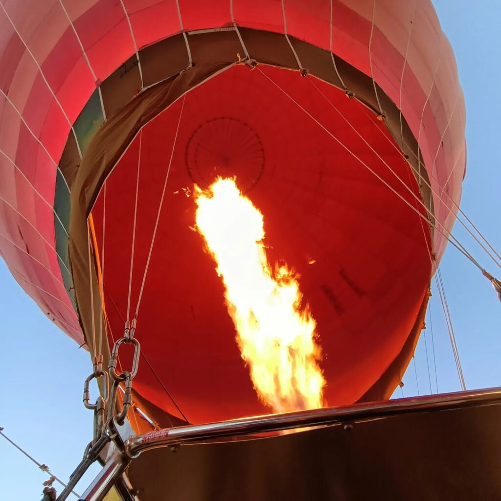 Photo by Šwagat on June 19, 2023. May be an image of fire and balloon.
